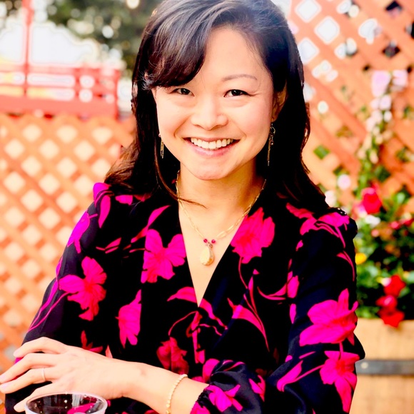 Meet your Posher, Laura - Picture 1 of 1